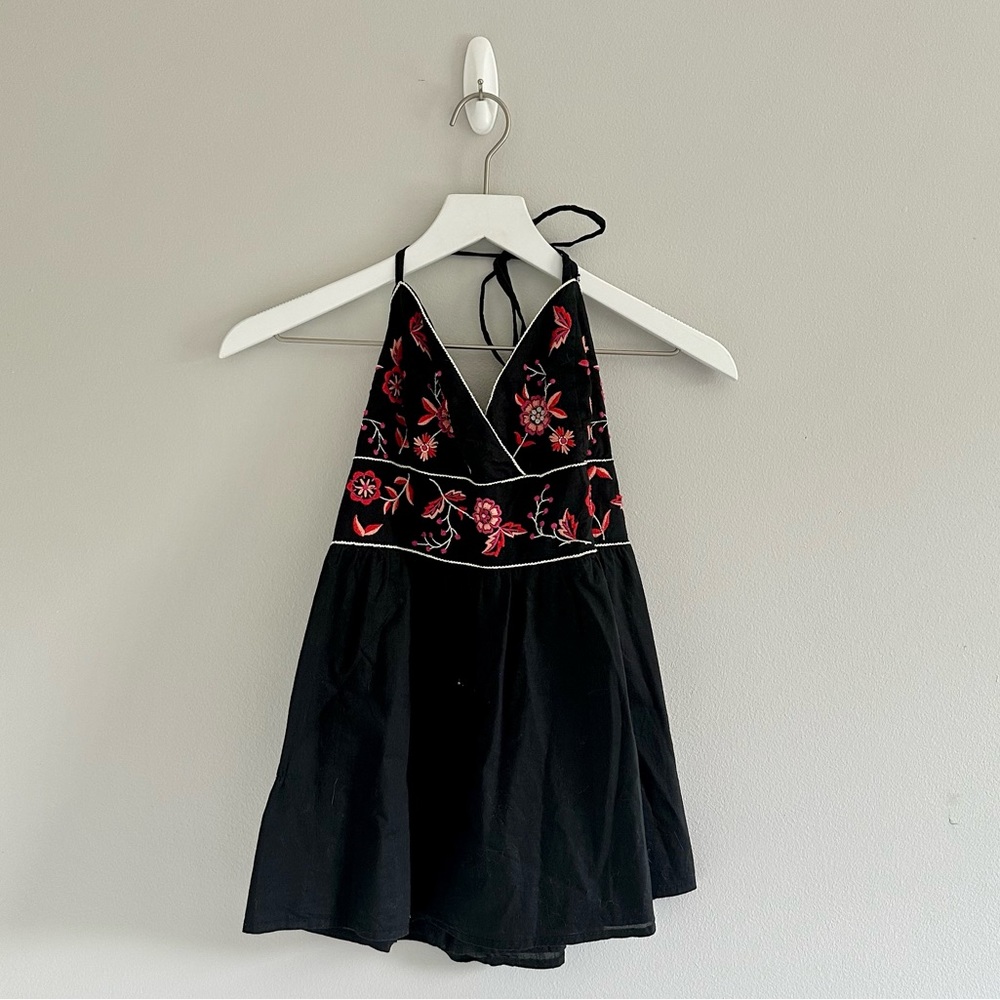 Kirra Black Red Embroidered Halter Top Size M